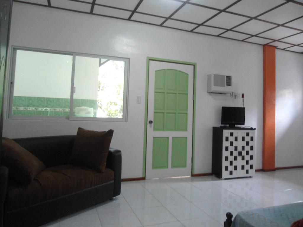 Menchu'S Pension House Panglao Bilik gambar